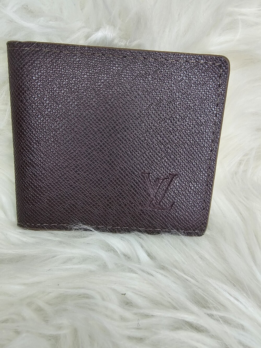 Men's Textured Leather Bifold Wallet - Deep Plum